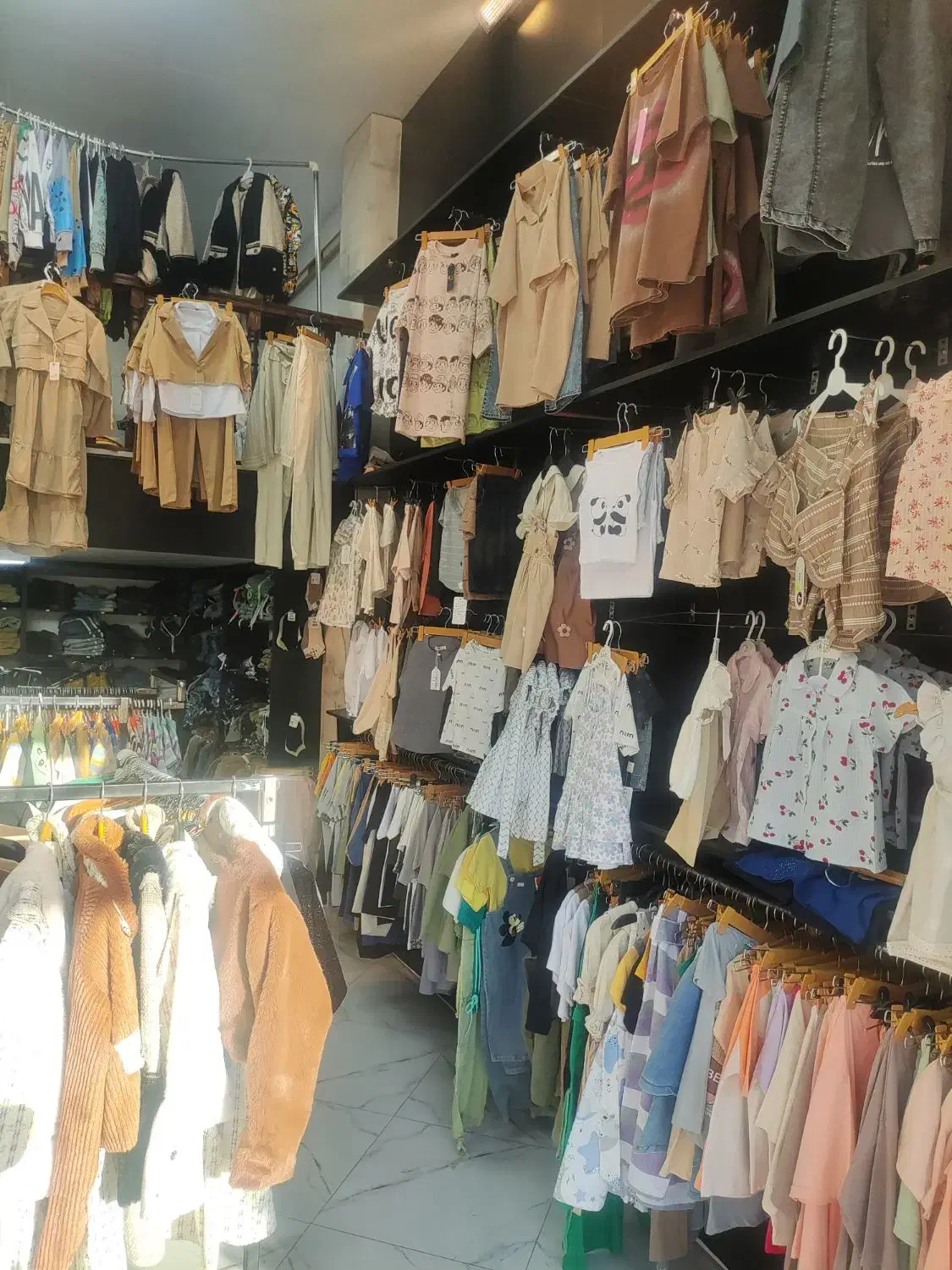 استخدام فروشنده خانم جهت فروش پوشاک کودک و نوجوان|استخدام خدمات فروشگاه و رستوران|کلاردشت, |دیوار