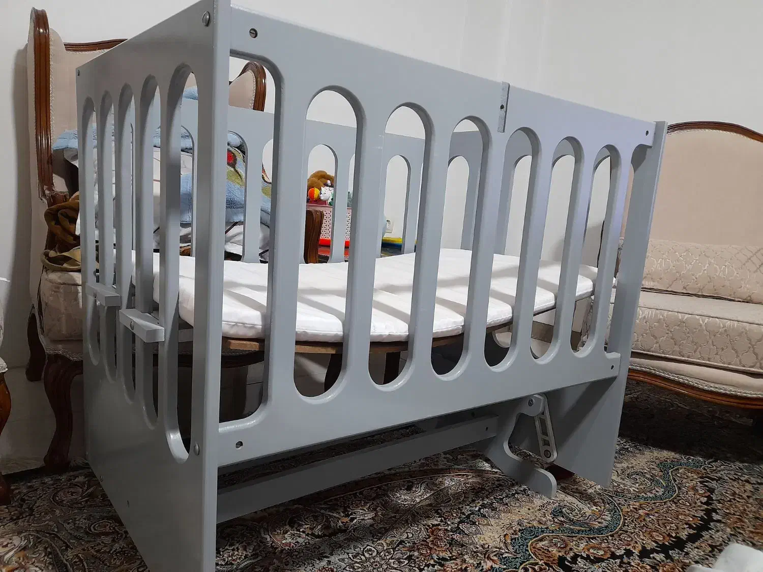 تخت کنار مادر|تخت و صندلی بچه|رشت, پیرکلاچای|دیوار