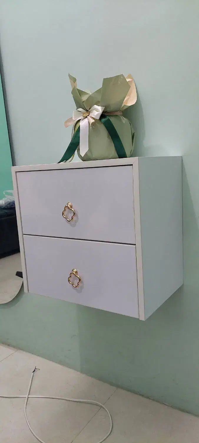 تجهیزات سالن زیبایی|آرایشگاه و سالن‌های زیبایی|زنجان, |دیوار