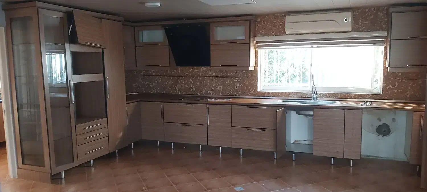 کابینت دست دوم در حد با یراق بلوم اتریش|مصالح و تجهیزات ساختمان|عباسآباد, |دیوار