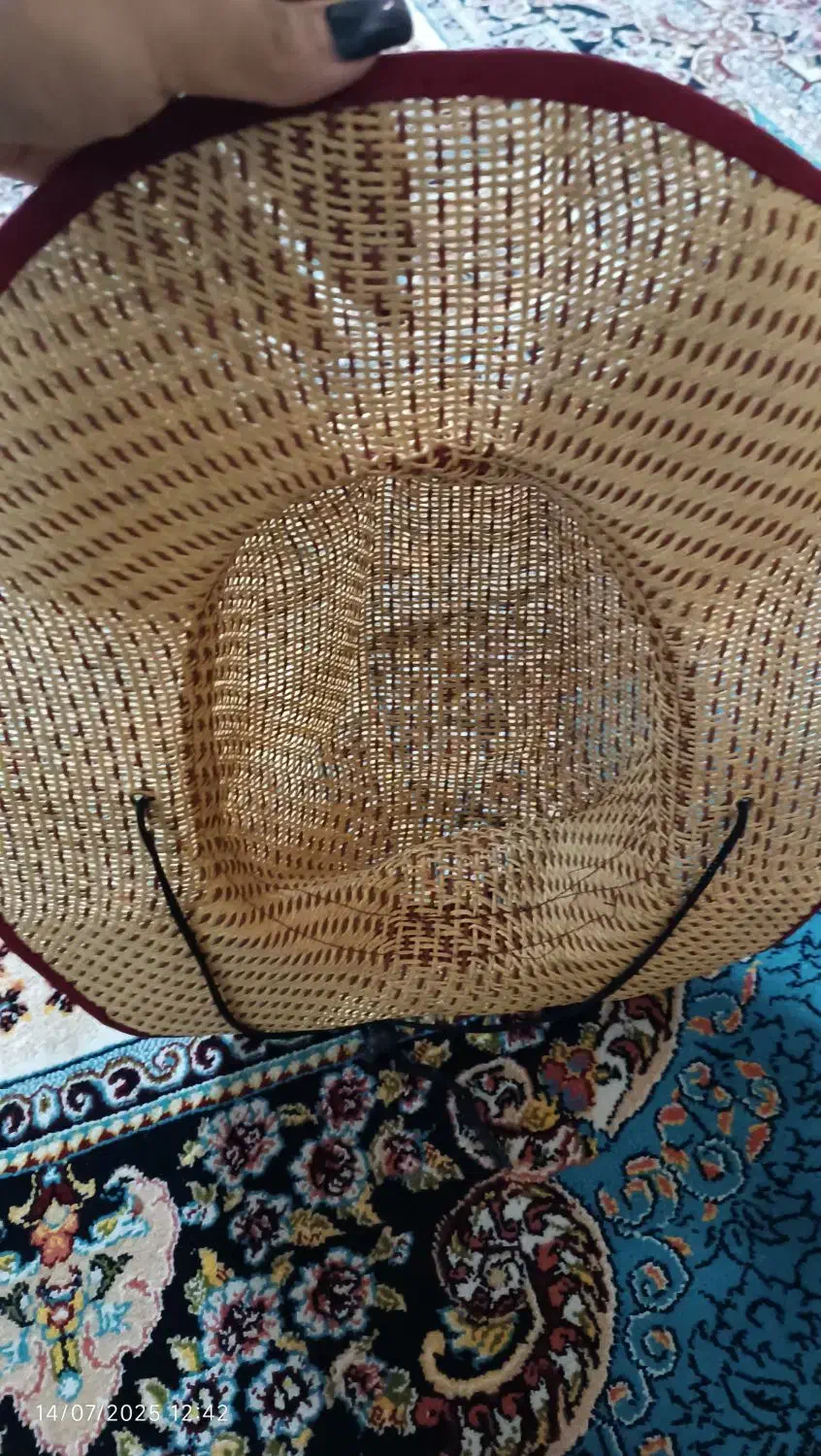 کلاه حصیری مخصوص کار|لباس|کاشان, کوشک صفی|دیوار