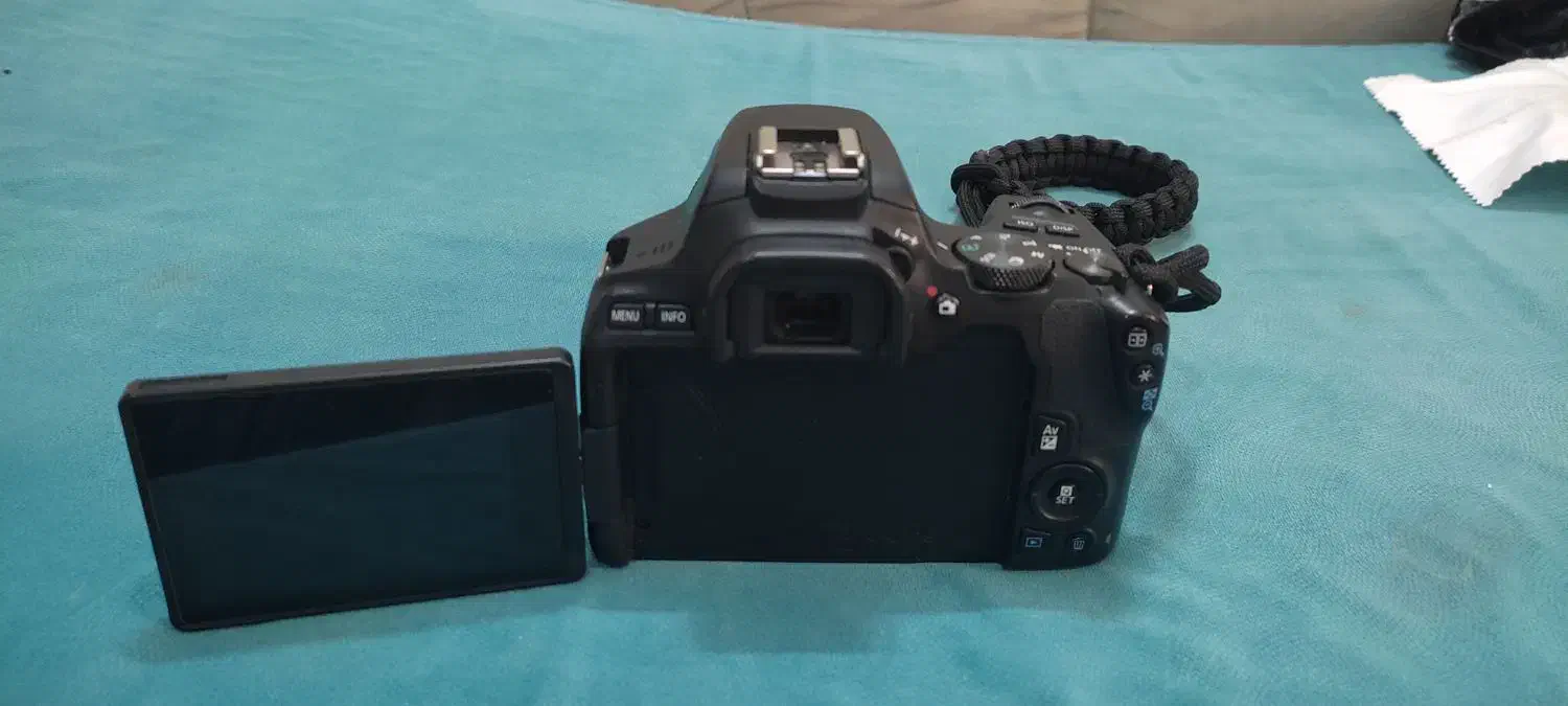 دوربین کانن 250D|دوربین عکاسی و فیلم‌برداری|یزد, |دیوار