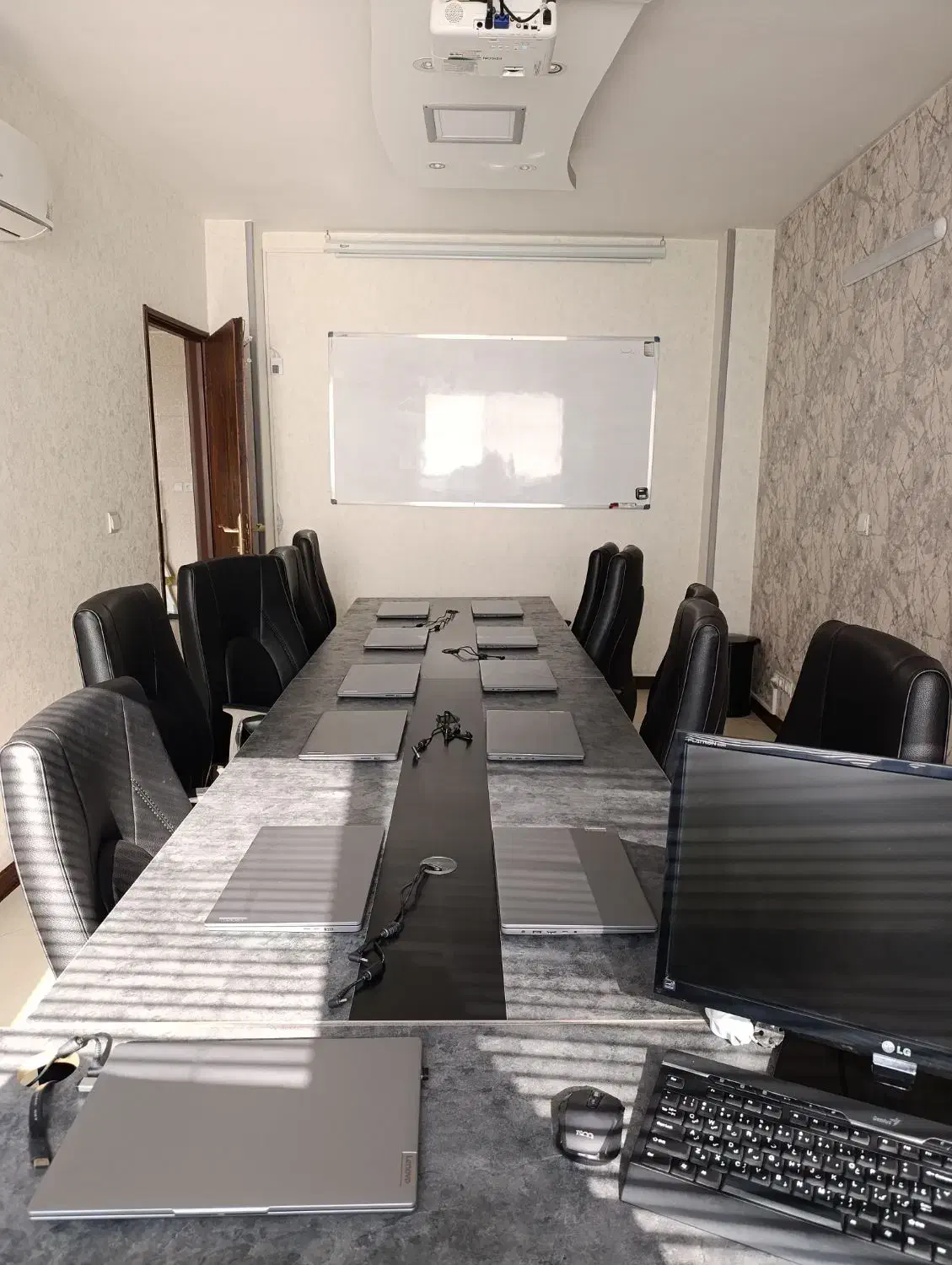 اجاره کلاس ساعتی و دوره ای|اجارهٔ کوتاه‌مدت دفتر کار و فضای آموزشی|اصفهان, قلعه طبره|دیوار