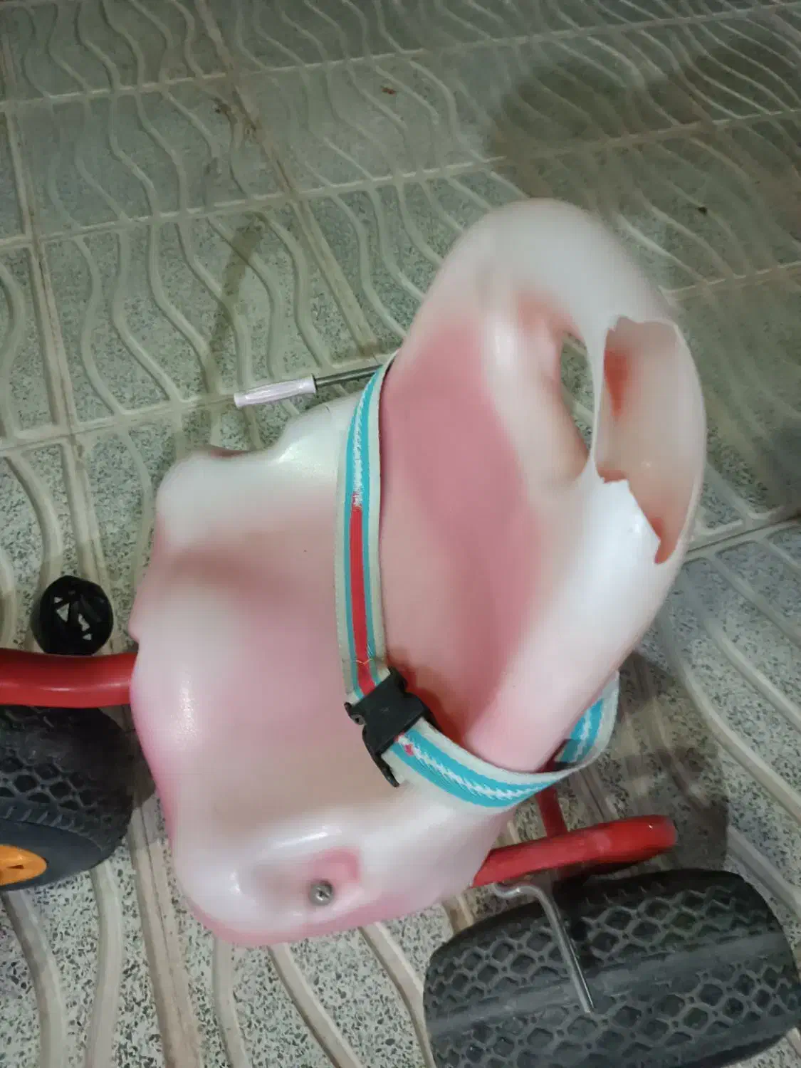 سه چرخه|اسباب‌بازی بچه|مبارکه, |دیوار