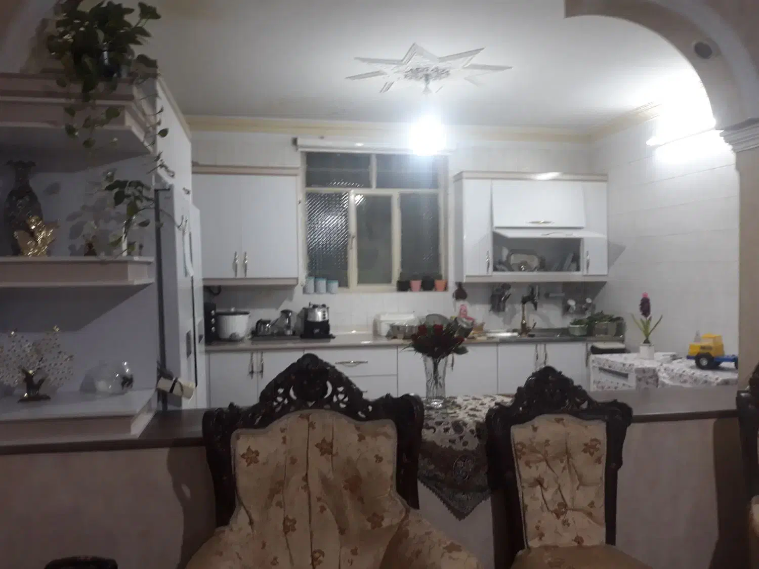 منزل ویلایی مدرس نبش جانبازان|اجارهٔ خانه و ویلا|بروجرد, |دیوار