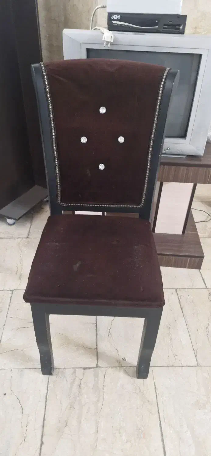 دوعددصندلی قهوه ای|صندلی و نیمکت|مشکین‌دشت, |دیوار