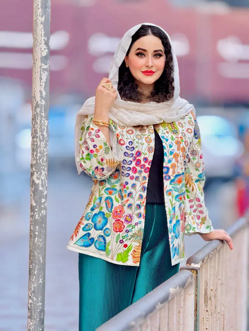 کت سوزن دوزی و نقاشی روی پارچه|لباس|بندرعباس, |دیوار