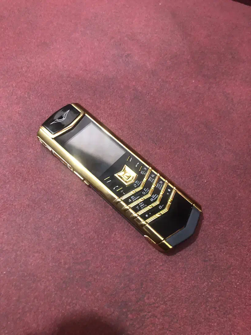 گوشی طرح ورتو|موبایل|شهرکرد, |دیوار