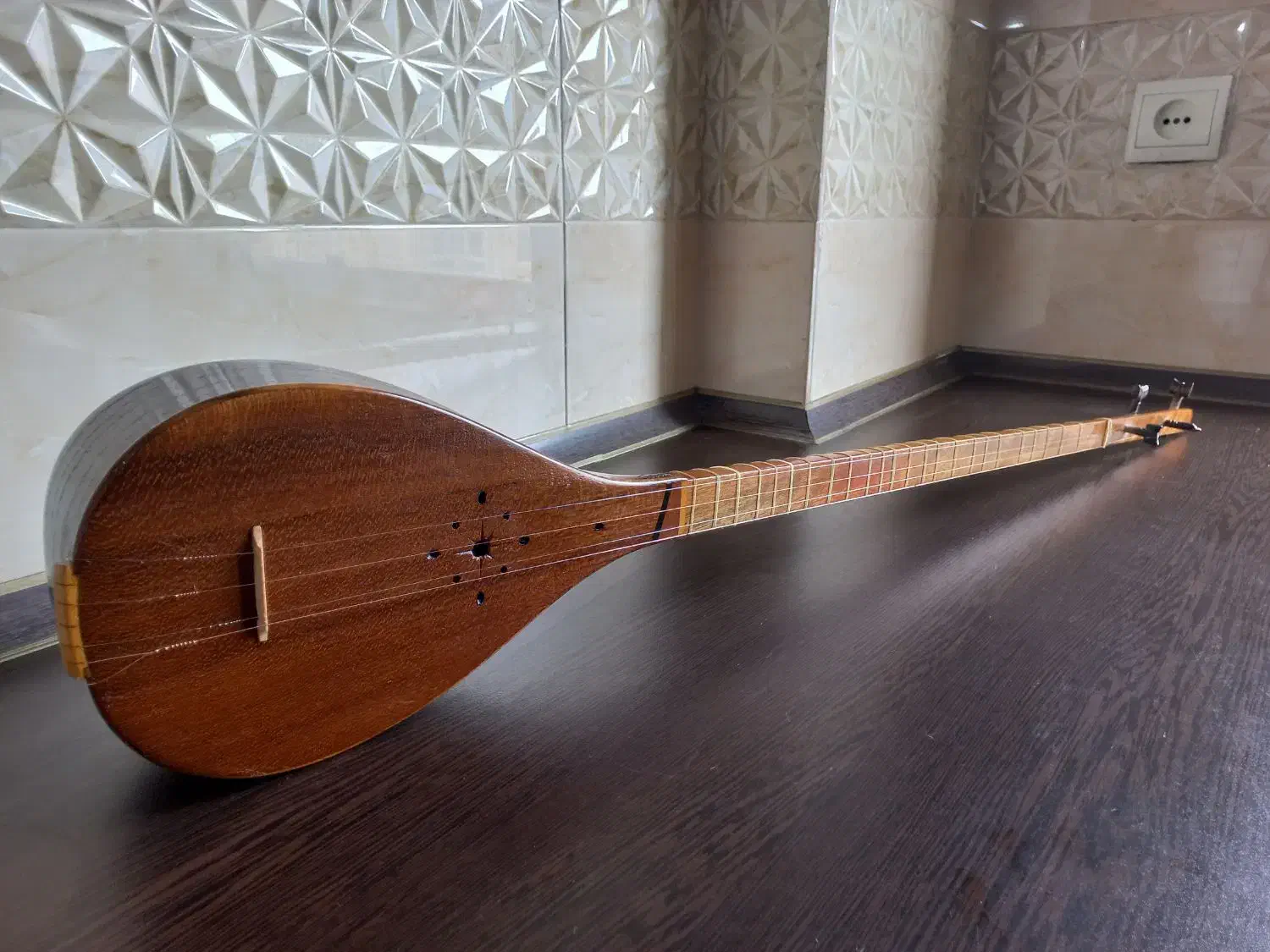 سه تار|سازهای سنتی|تهران, حکیمیه|دیوار