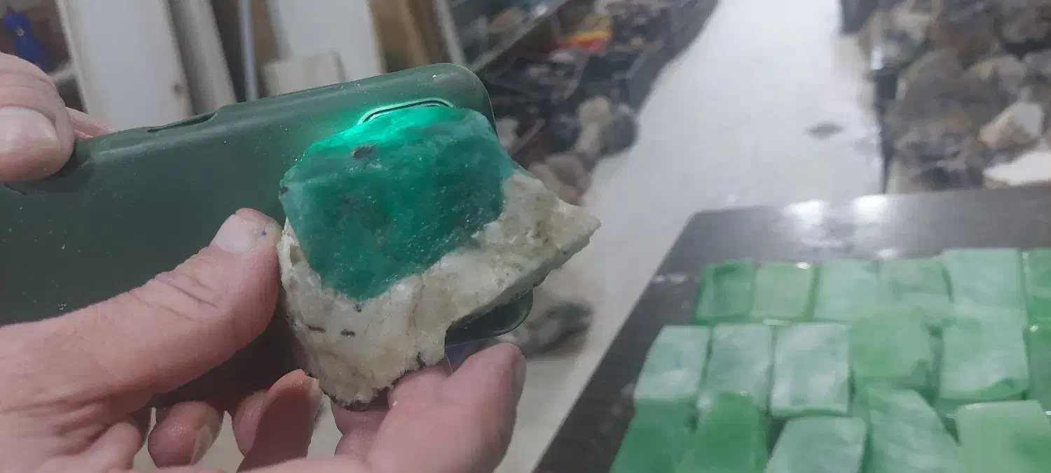 گوهر سنگ زمرد پنجشیر ۴۰۰ قیراتی کمیاب|جواهرات|تهران, سید خندان (جلفا)|دیوار