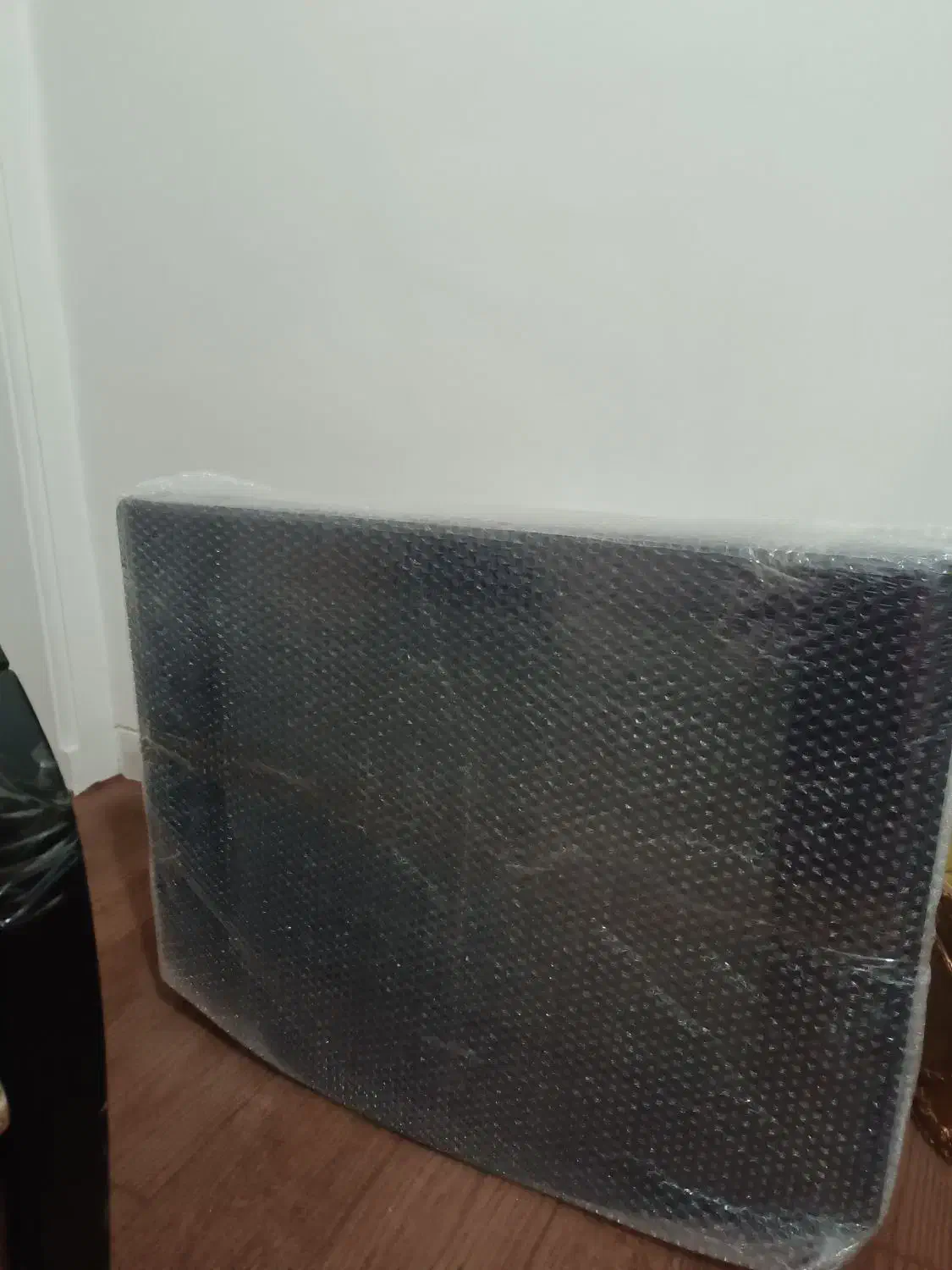 تلویزیون نیم ال سی دی به همراه میز|تلویزیون و پروژکتور|کرمان, |دیوار