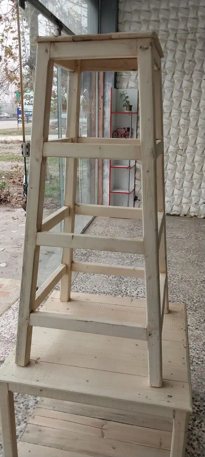 چهارپایه وکرسی|صندلی و نیمکت|بهنمیر, |دیوار