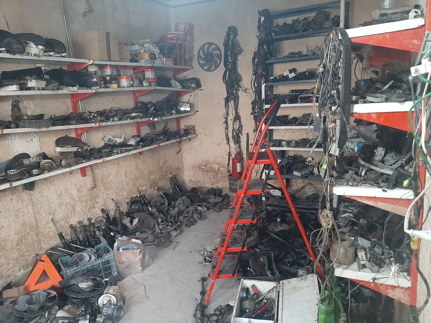 واگذاری کارگاه اوراقی و استوک فروشی|فروشگاه و مغازه|یاسوج, |دیوار