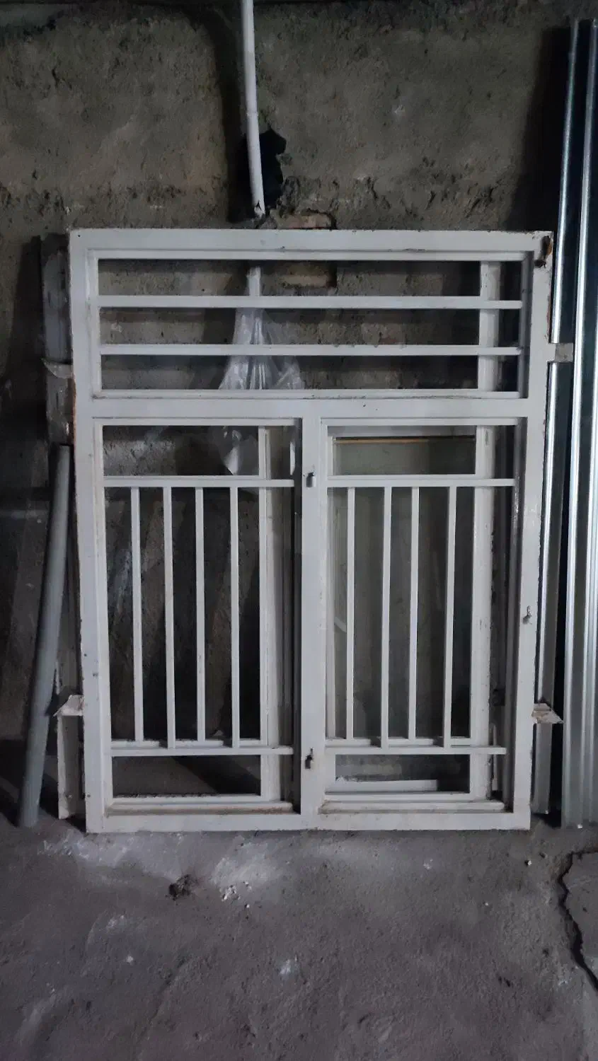 پنجره آهنی و در آلمینیومی|مصالح و تجهیزات ساختمان|بجنورد, |دیوار