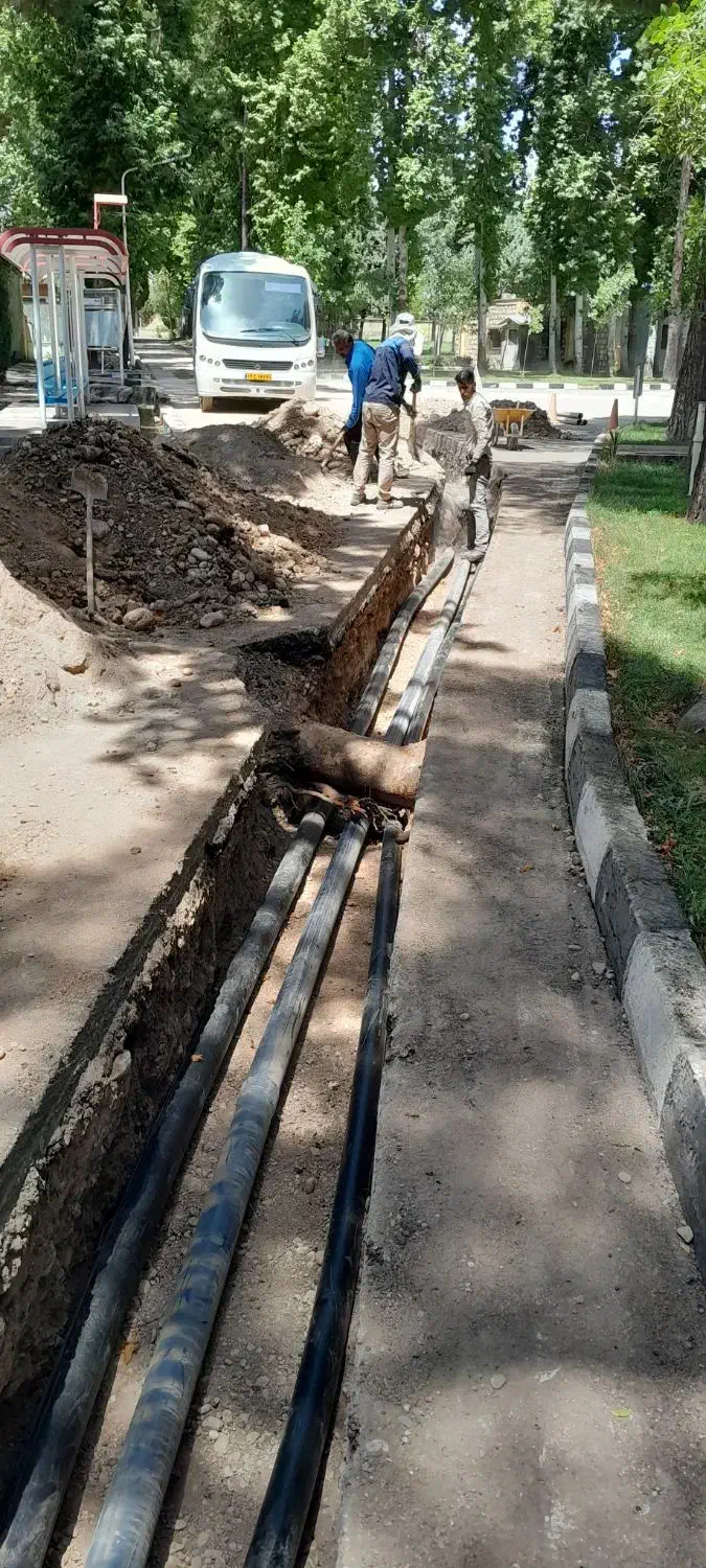 لوله کشی پلی اتیلن ونصب انواع شیر آلات|خدمات باغبانی و درختکاری|خرم‌آباد, |دیوار