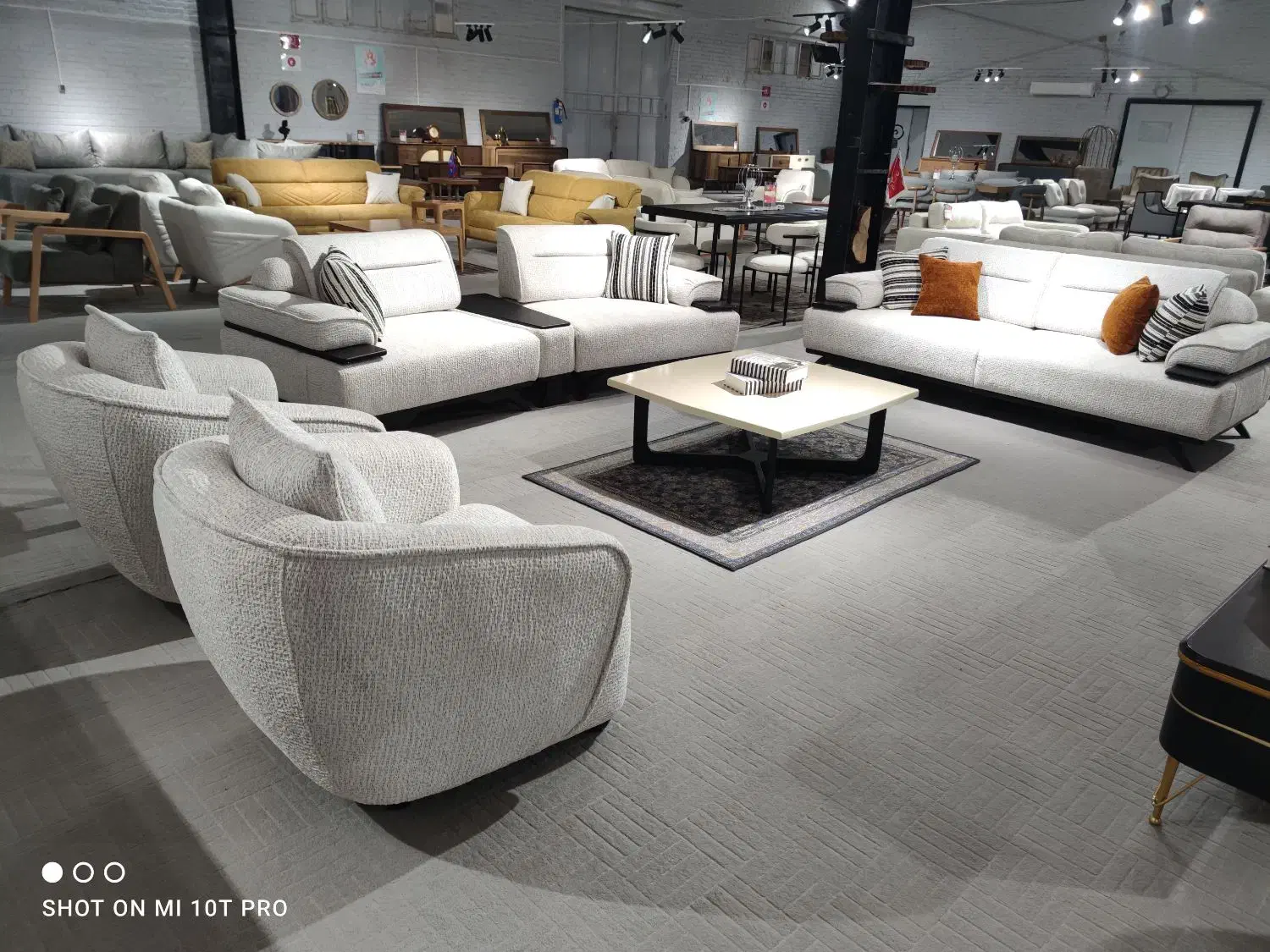 مبلمان چستر|مبلمان خانگی و میز عسلی|اهواز, سلطانمنش|دیوار