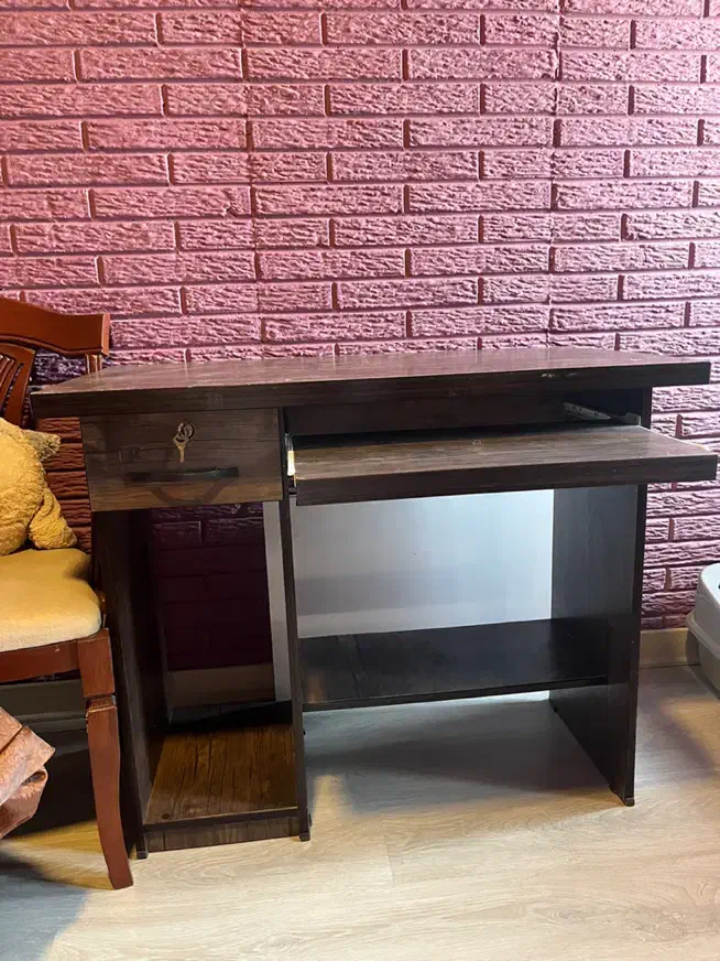 میز|میز تحریر و کامپیوتر|رشت, آزادگان|دیوار