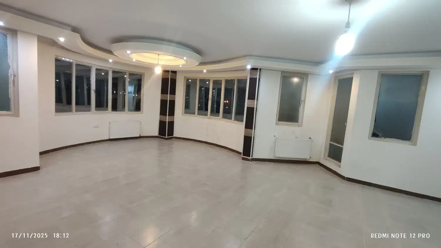 110 متر / تک واحدی/ گلسرخی|فروش آپارتمان|بروجرد, |دیوار