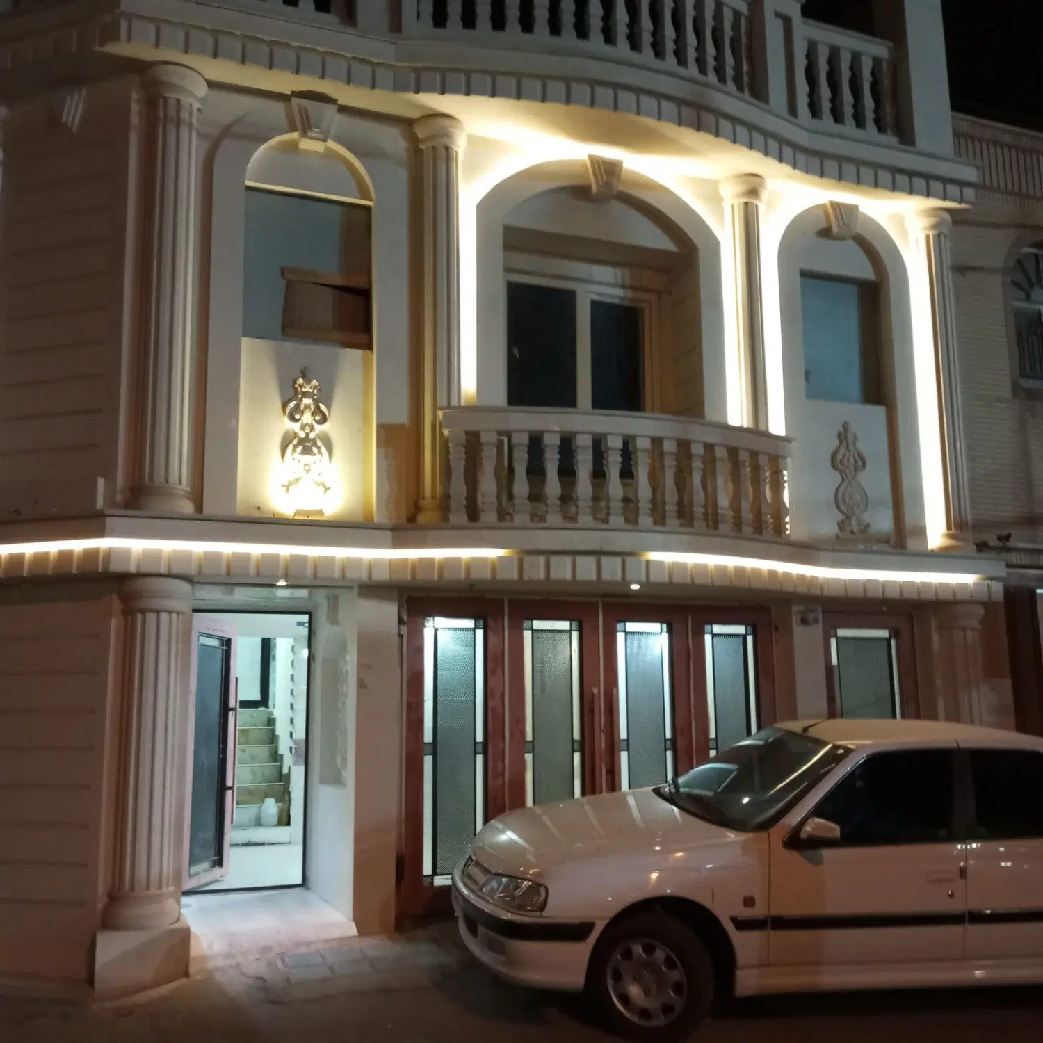 منزل دوخوابه بسیار تمیز در مرکز شهر پاسخگو ۲۴|اجارهٔ کوتاهمدت آپارتمان و سوئیت|کاشان, امام خمینی|دیوار