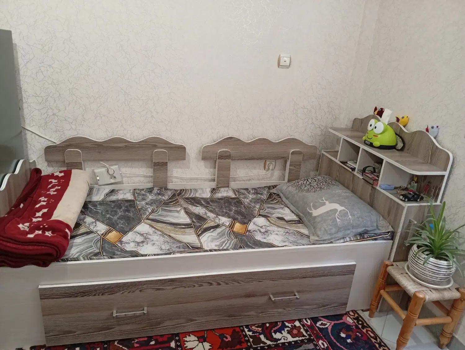 تختخواب|تخت و سرویس خواب|تهران, قیام|دیوار