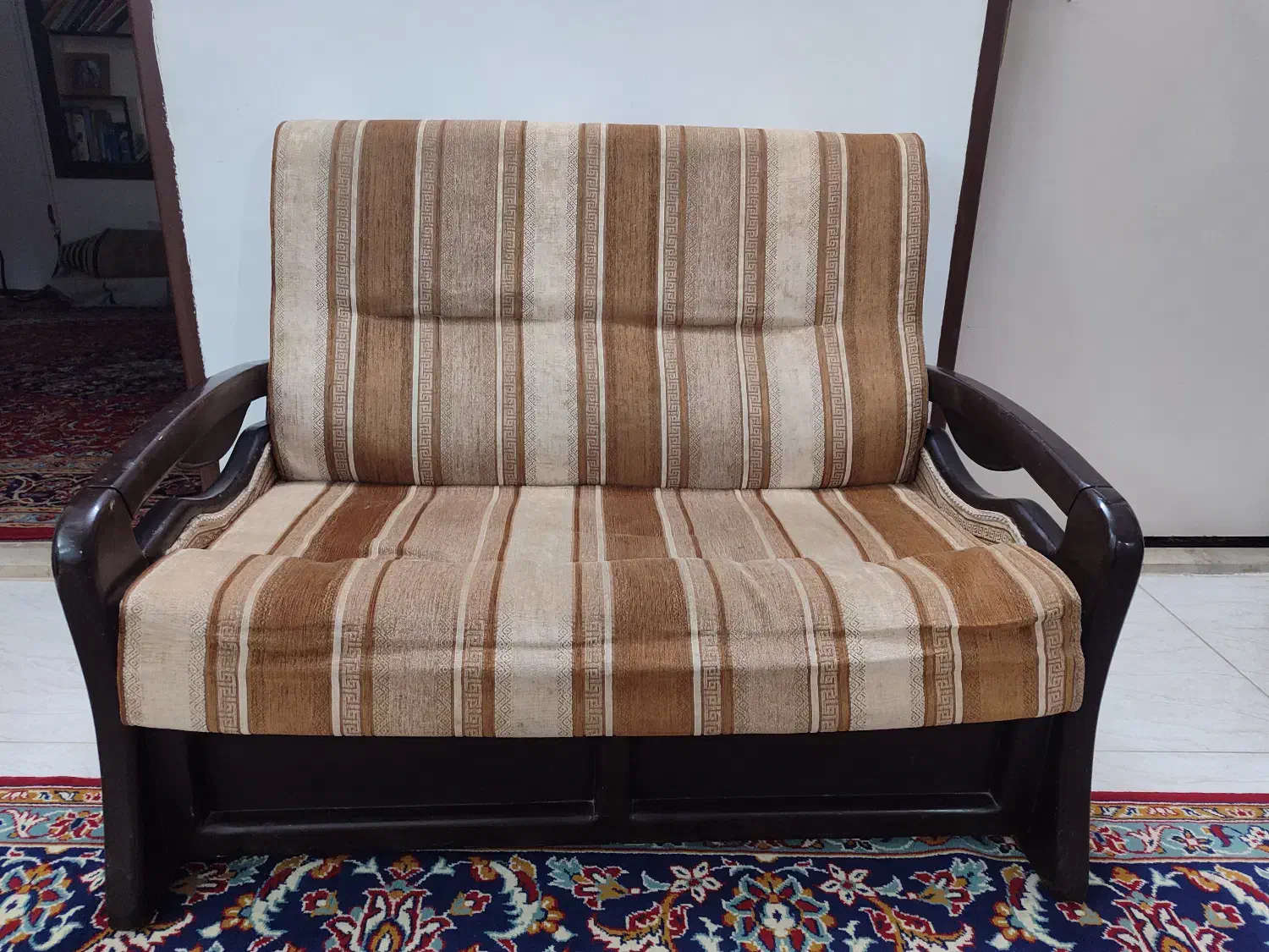 مبل|مبلمان خانگی و میز عسلی|تربتحیدریه, کوه سنگی|دیوار