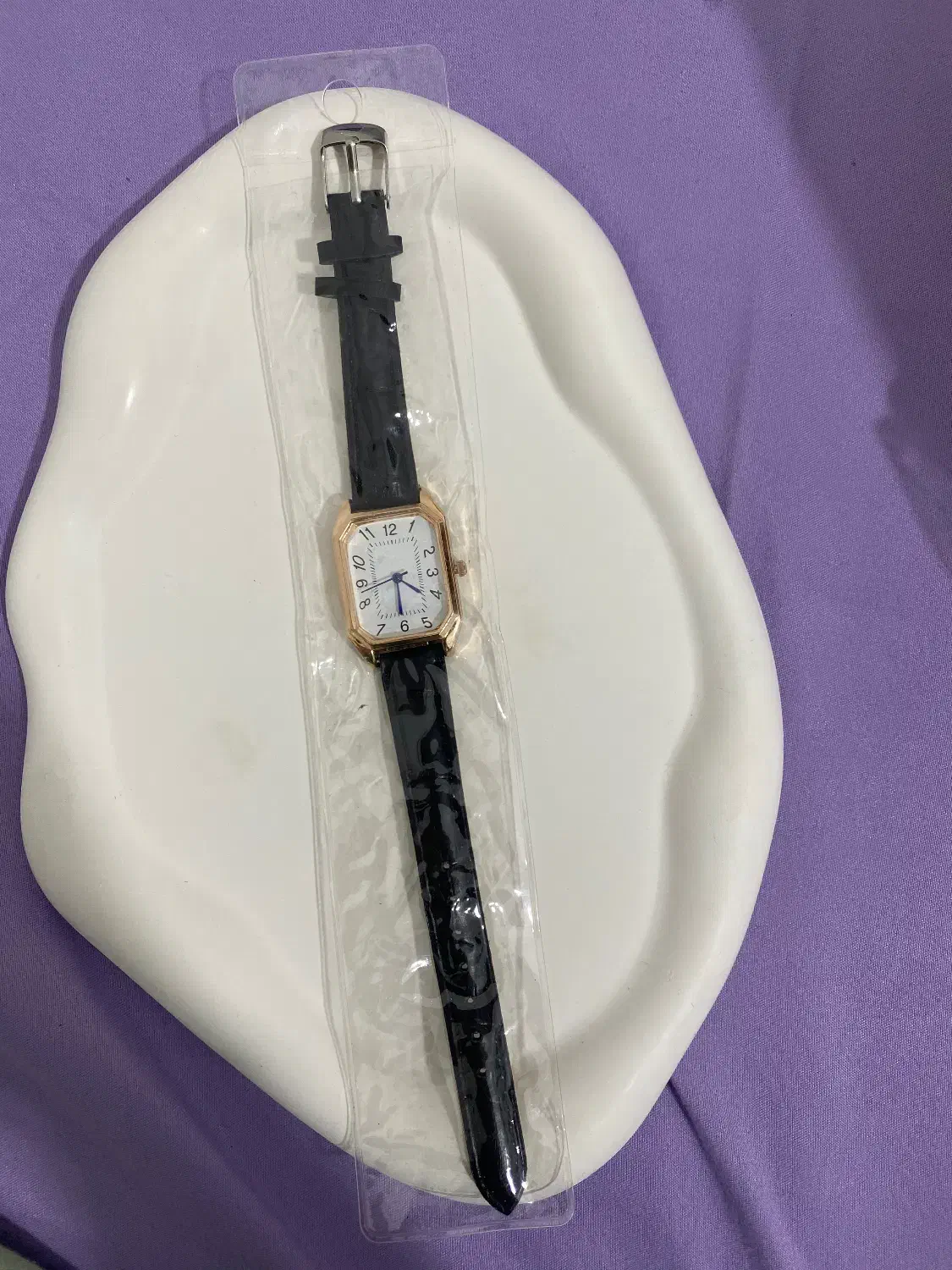 ساعت صفحه مربع بند چرمی|ساعت|بندر انزلی, آذربایجان|دیوار