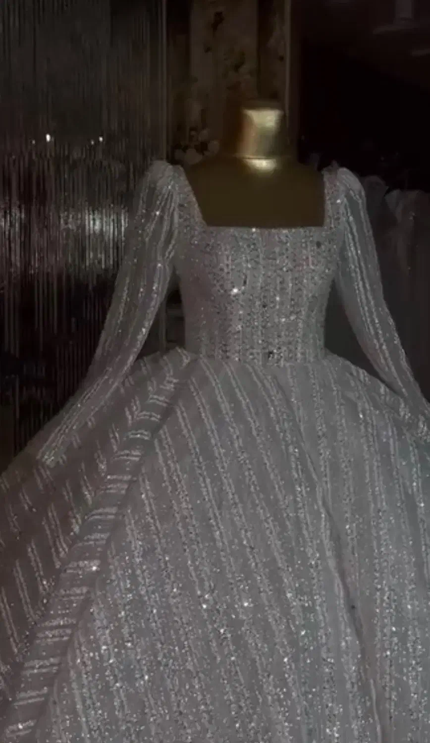 لباس عروس|لباس|رودهن, |دیوار