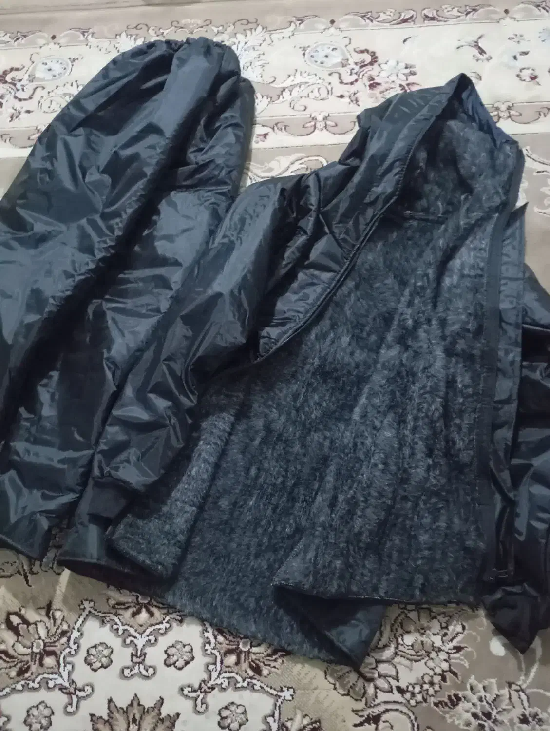 بادگیربارانینو|لباس|بردسکن, |دیوار