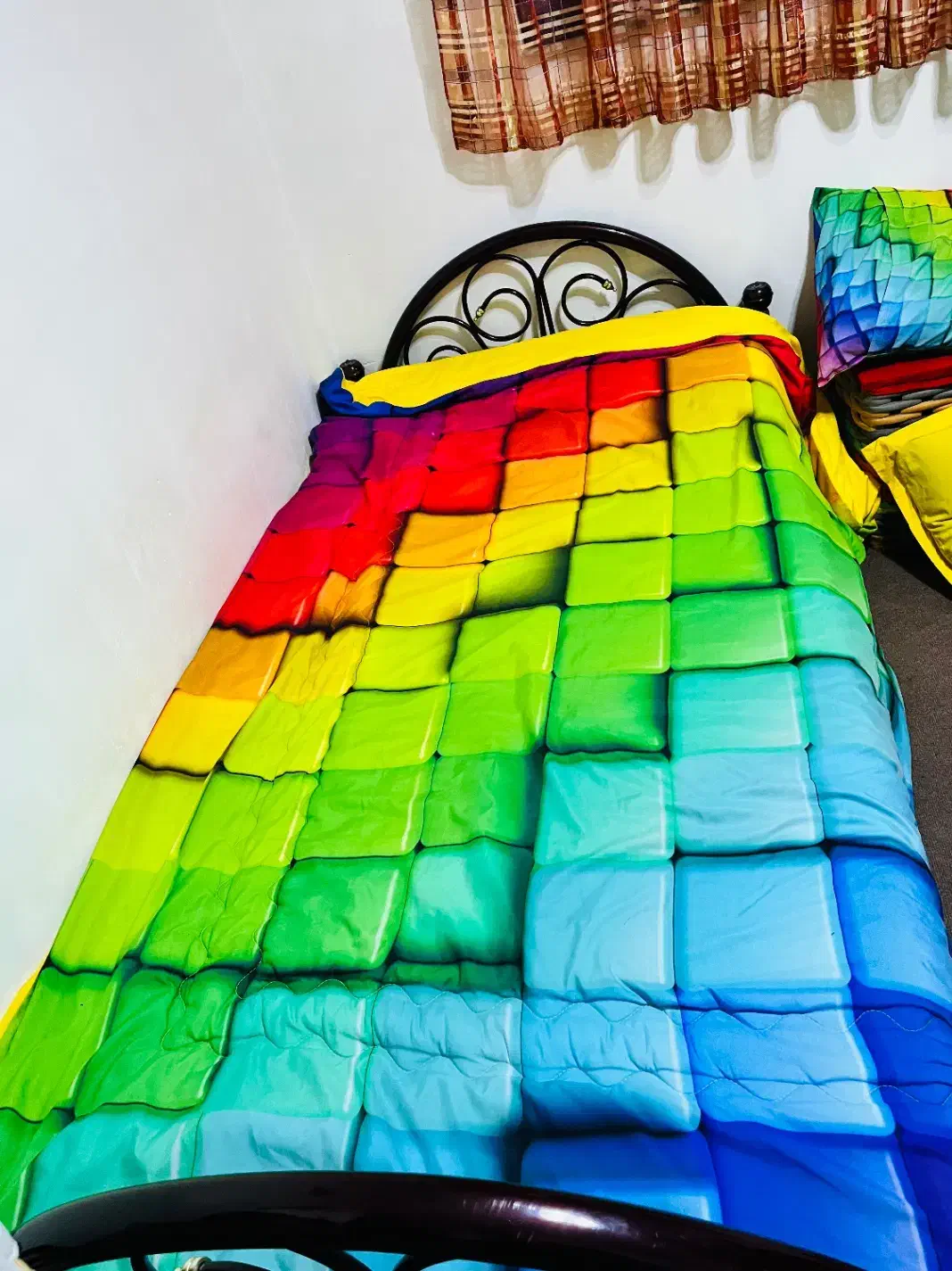 تخت یک نفره|تخت و سرویس خواب|رشت, کوی فکوری|دیوار