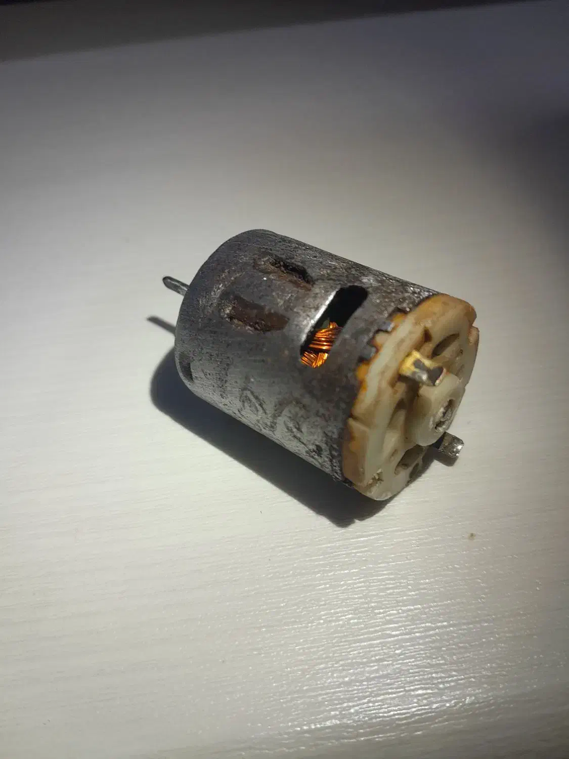 مینی فن|پنکه و تصفیه‌کنندهٔ هوا|خوی, |دیوار