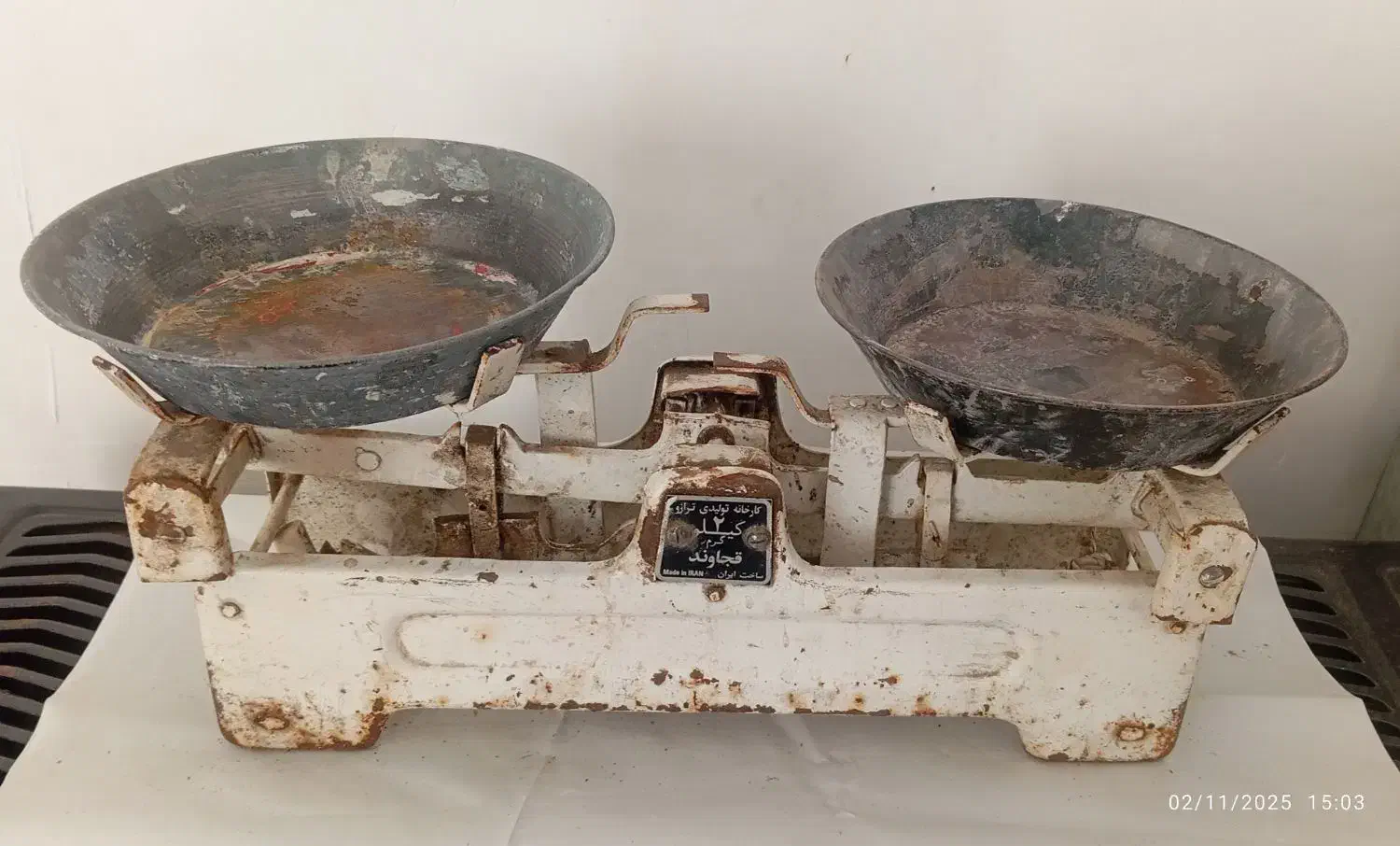 ترازو کوچک|کلکسیون اشیاء عتیقه|اردبیل, |دیوار