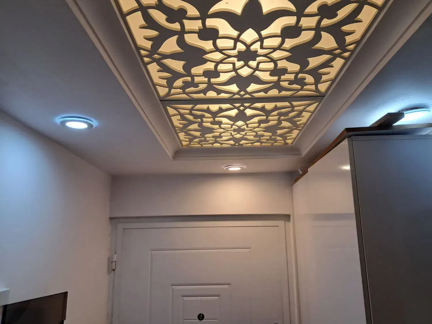 برقکاری/برق کاری/آیفون/کولر /سیم کشی|خدمات پیشه و مهارت|چمران, |دیوار