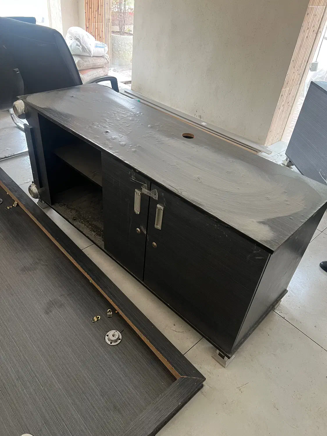 میز کار تمام چوب و استیل|دفتر کار|شیراز, میرزاکوچک خان|دیوار