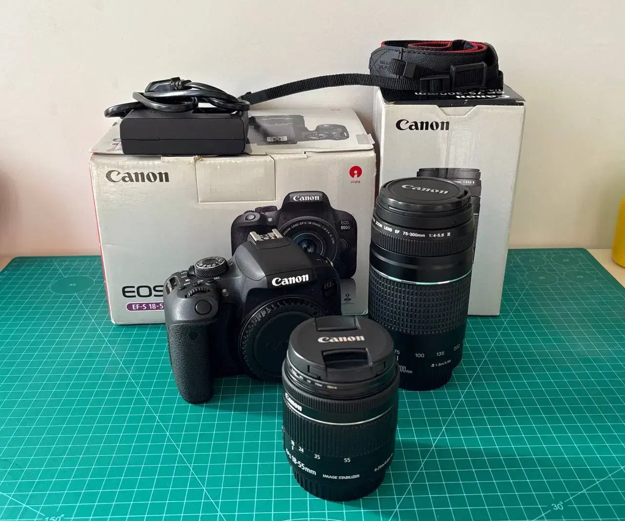 دوربین کنن 800D مخصوص دانش آموزان|دوربین عکاسی و فیلم‌برداری|آفتاب, |دیوار