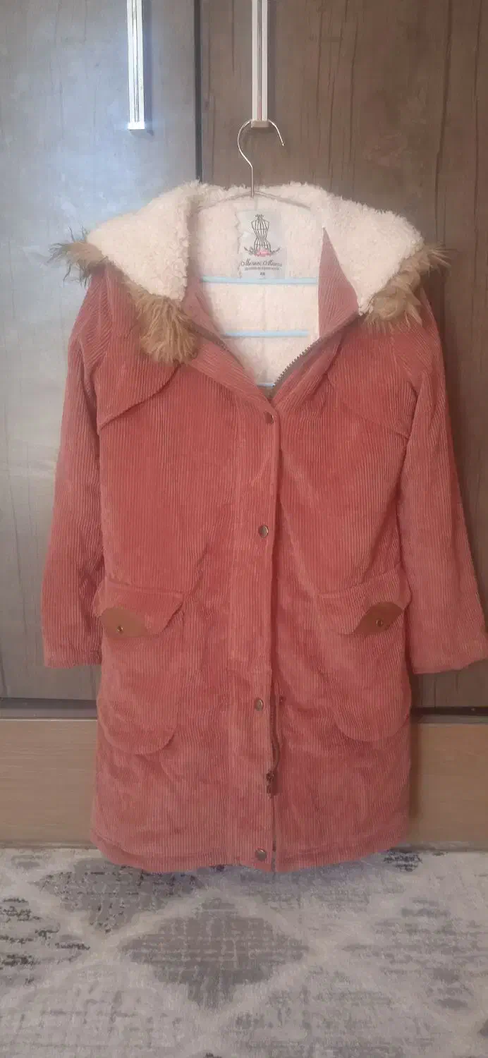 پالتو|لباس|الشتر, |دیوار