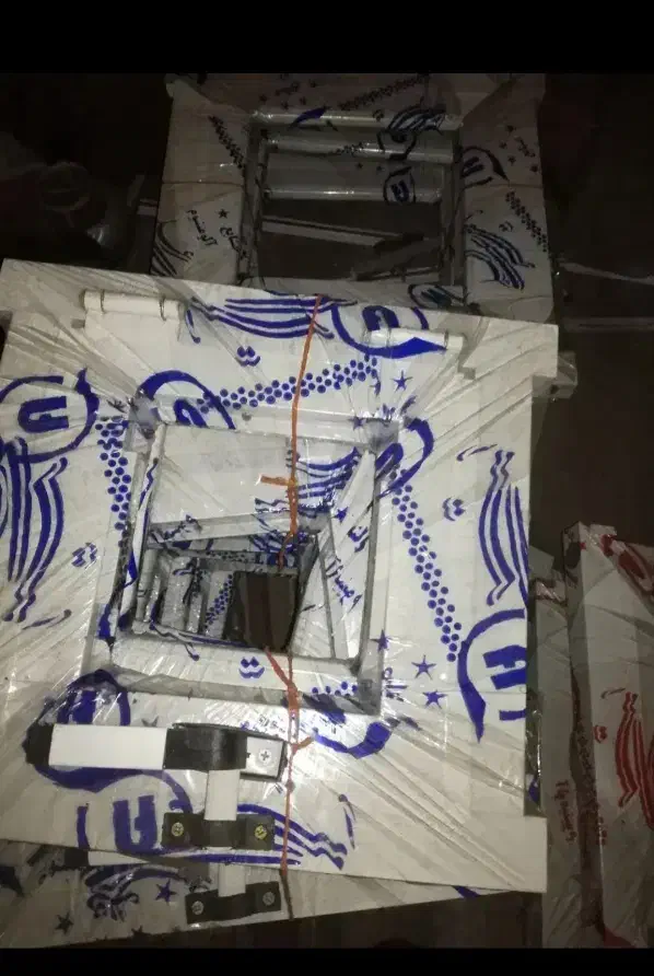 درب سرویس بهداشتی پنجره|مصالح و تجهیزات ساختمان|کاشان, کلنگه|دیوار