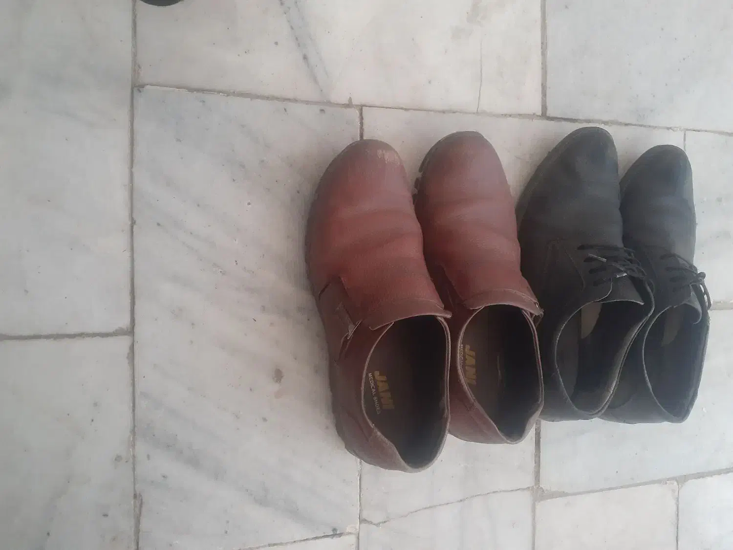 کفش کار کرده|کیف، کفش، کمربند|نیشابور, چمبران|دیوار