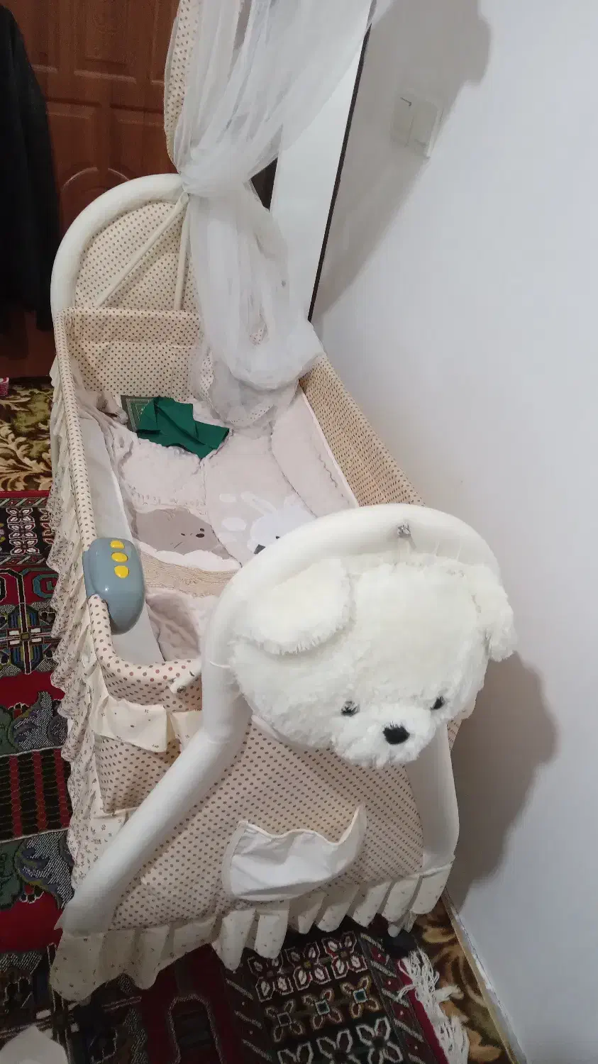 گهواره موزیک دار|تخت و صندلی بچه|اردبیل, |دیوار