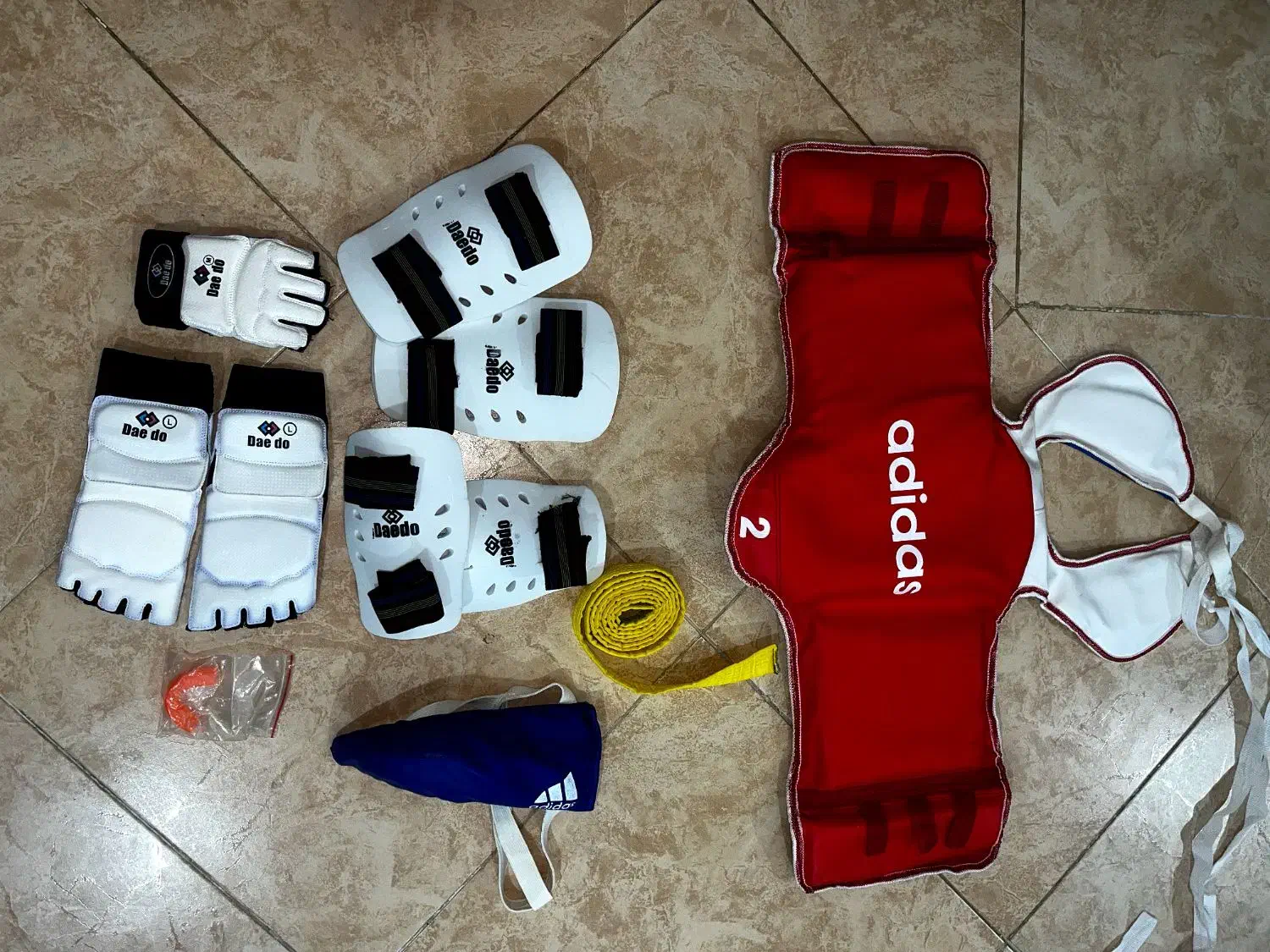 لباس تکواندو|لباس|کمیجان, |دیوار