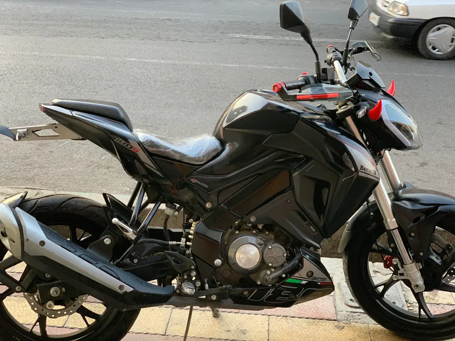 بنلی ۱۸۰ s|موتورسیکلت|پیشوا, |دیوار