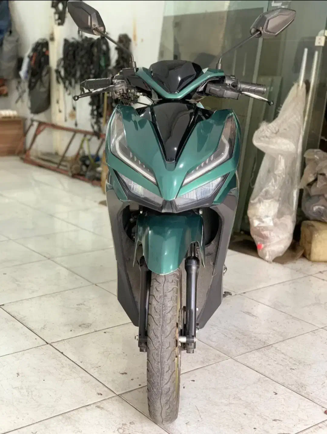 کیلیک 150|موتورسیکلت|اندیشه, اندیشه فاز ۱|دیوار