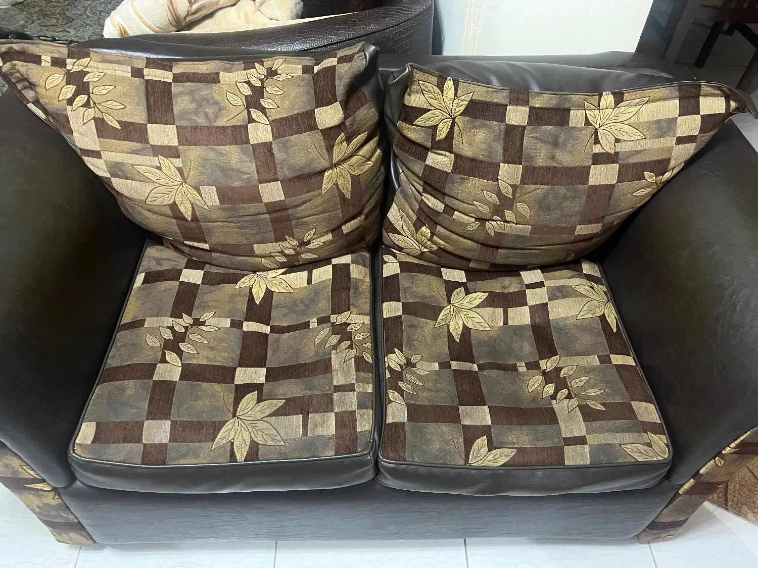 مبل|مبلمان خانگی و میز عسلی|رشت, باهنر|دیوار