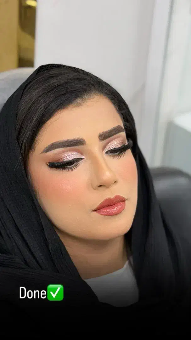 میکاپ ـکاشت ناخن ـکاشت مژه ـلیفت ابرو|خدمات آرایشگری و زیبایی|بندرعباس, |دیوار