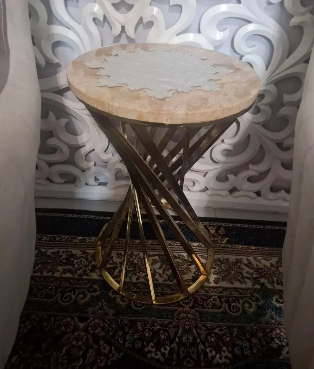 مبل چستر|مبلمان خانگی و میز عسلی|گلبهار, شهر جدید گلبهار|دیوار