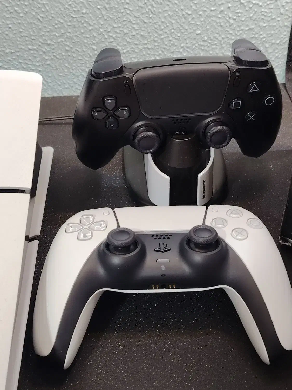 ps5 slim digital دو دسته همراه پایه شارژر در حد نو|کنسول، بازی ویدئویی و آنلاین|شاهینشهر, مسکن مهر|دیوار