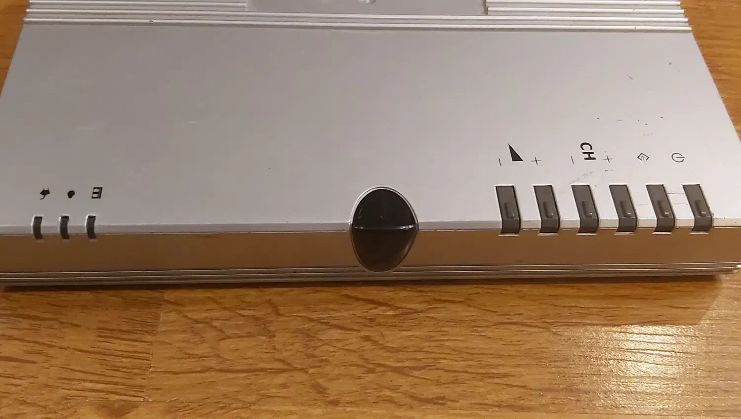 دستگاه مبدل av به vga|قطعات و لوازم جانبی رایانه|پرند, فاز ۶|دیوار