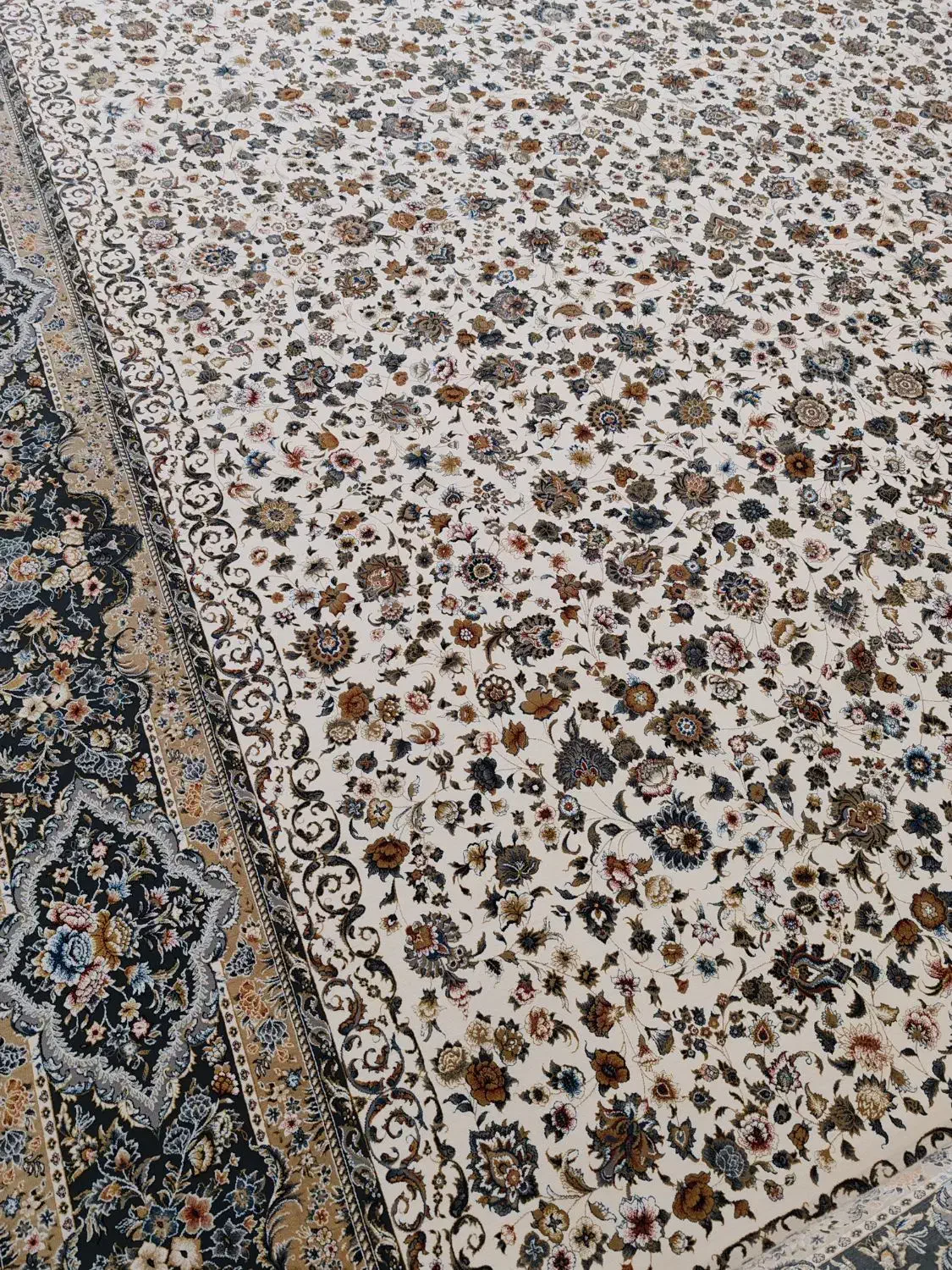 3 تخته فرش 12متری 1200شانه افشان پاتریس|فرش|قم, نیروگاه|دیوار