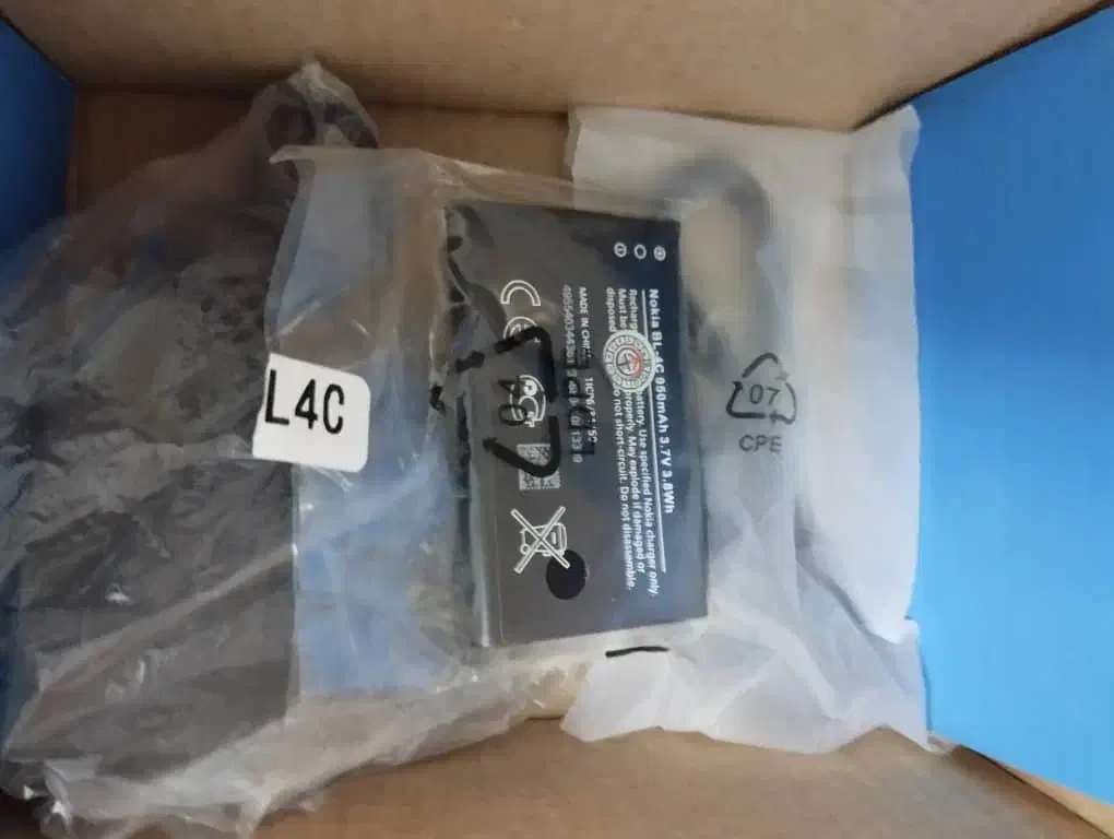 انواع گوشی نوکیا ۲۱۵ و ارتشی هوپ کاترپیلار|موبایل|خورموج, |دیوار