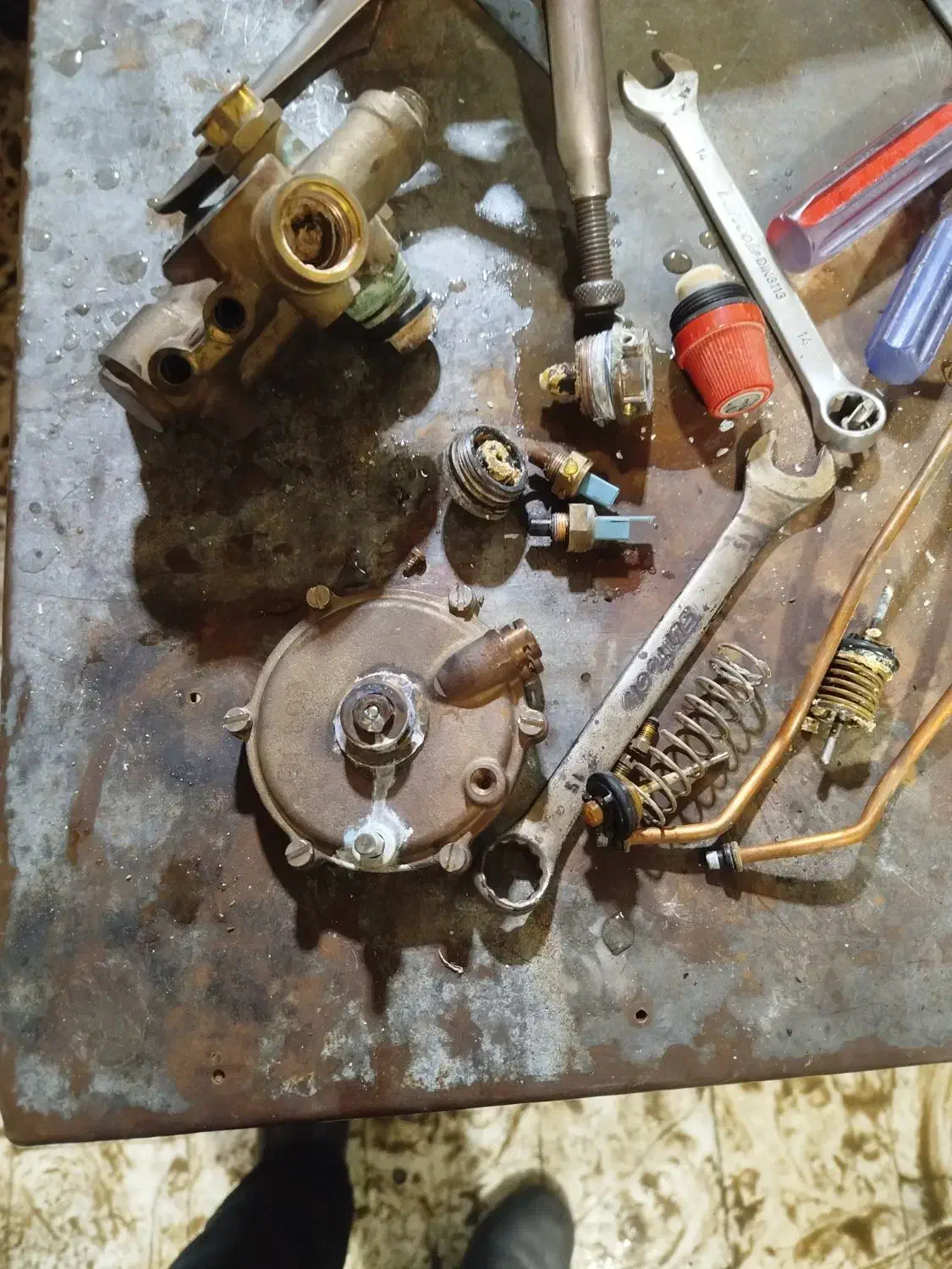 تعمیر تخصصی پکیج و آبگرمکن|خدمات پیشه و مهارت|تهران, نیروی دریایی|دیوار