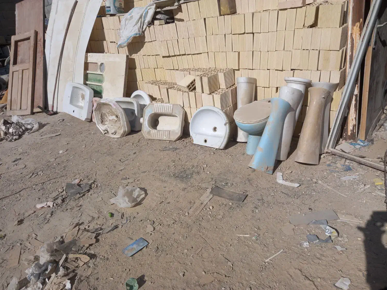 توالت فرنگی روشویی و سنگ توالت کار کرده|لوازم سرویس بهداشتی|اصفهان, قهجاورستان|دیوار